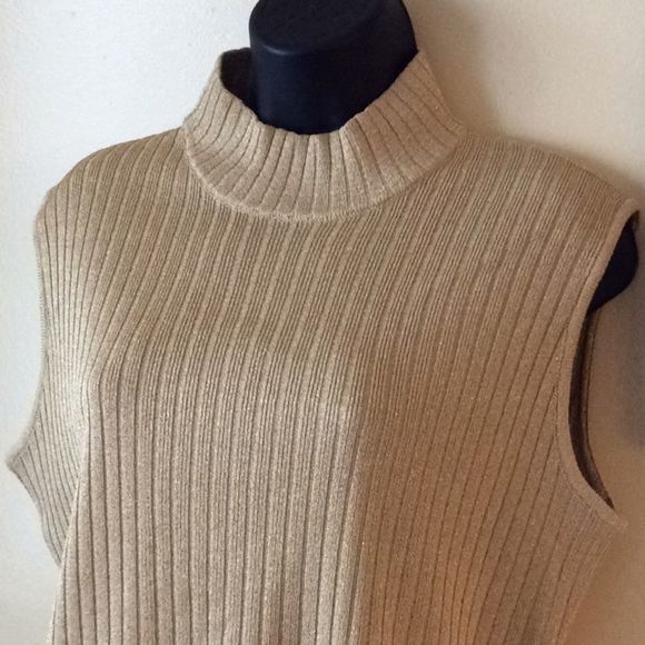 💞ST.JOHN💞by Marie  Gray 💞glittery top - Picture 4 of 8